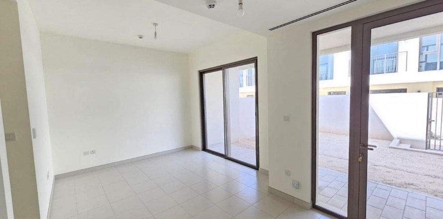 Townhouse de 3 dormitorios en Dubai, UAE No. 163218