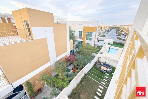 3 bedrooms Townhouse in Dubai, UAE No. 143438