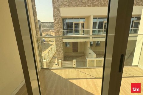 2 bedrooms Villa in Dubai, UAE No. 143436 6