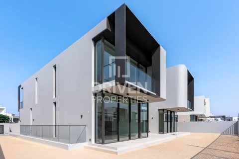 Villa de 5 dormitorios  No. 120933 3