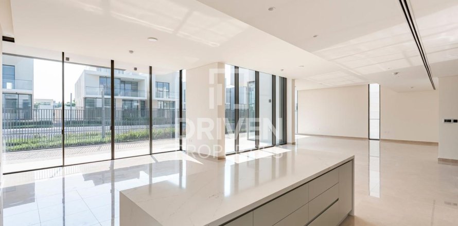 Villa de 5 dormitorios  No. 120933