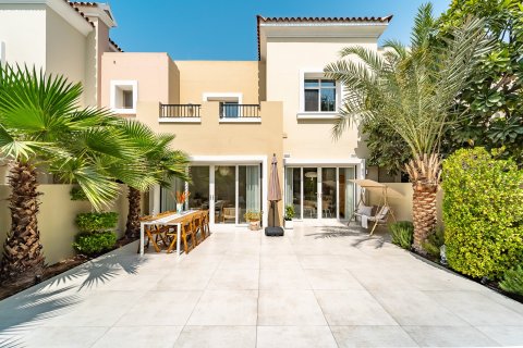 3 bedrooms Townhouse in Dubai, UAE No. 148508