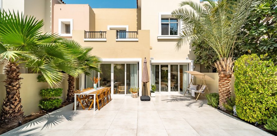 3 bedrooms Townhouse in Dubai, UAE No. 148508