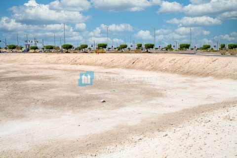 1393.5m² Land in Khalifa City, UAE No. 141751 3