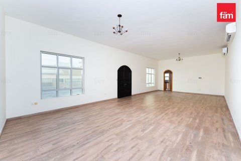 Villa de 4 dormitorios  No. 131332 23