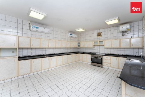 Villa de 4 dormitorios  No. 131332 31