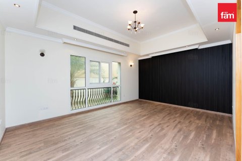 Villa de 4 dormitorios  No. 131332 24