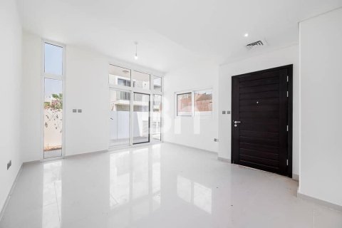 Townhouse de 3 dormitorios  No. 114668 2