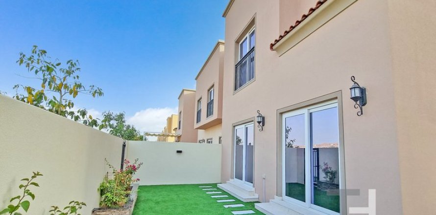 Townhouse de 4 dormitorios en Dubai, UAE No. 173669