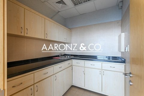 Офис 169м² в Джумейра Лейк Тауэрс, ОАЭ №103172 11