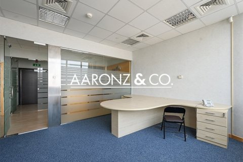 Офис 169м² в Джумейра Лейк Тауэрс, ОАЭ №103172 6