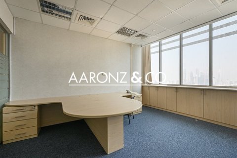 Офис 169м² в Джумейра Лейк Тауэрс, ОАЭ №103172 9