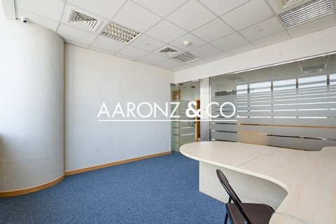 Офис 169м² в Джумейра Лейк Тауэрс, ОАЭ №103172 7