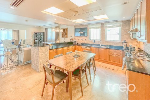 Villa de 4 dormitorios en Legacy, UAE No. 173835 9