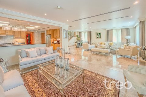 Villa de 4 dormitorios en Legacy, UAE No. 173835 4