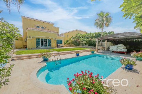 Villa de 4 dormitorios en Legacy, UAE No. 173835 3