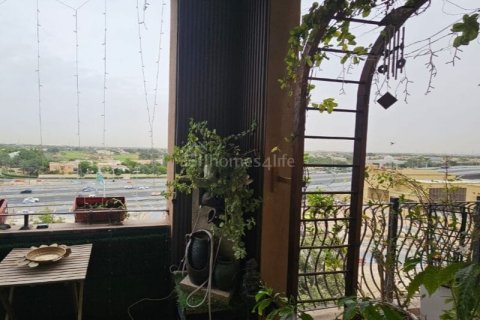 Apartment de 2 dormitorios en Motor City, UAE No. 167843 8