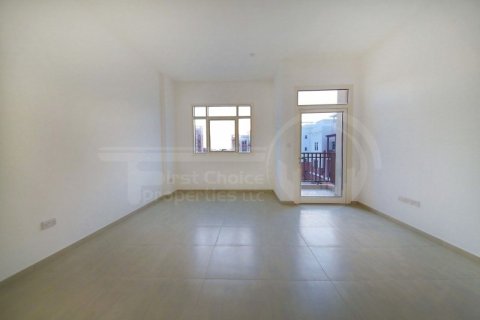 2 bedrooms Apartment in Al Ghadeer, UAE No. 172439 4
