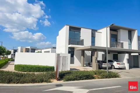 4 bedrooms Villa in Dubai, UAE No. 161311