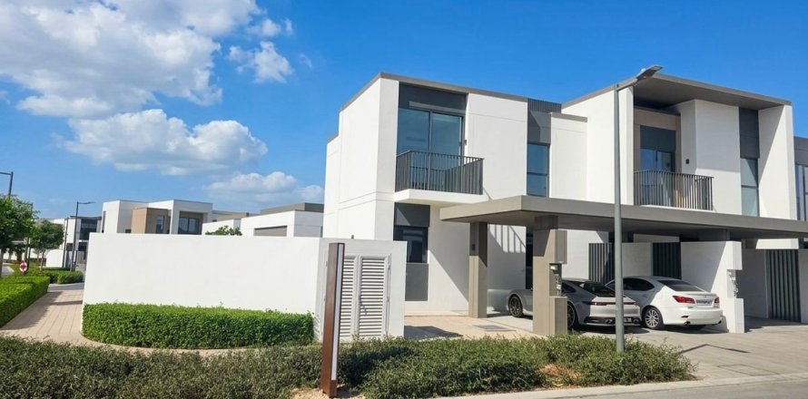 4 bedrooms Villa in Dubai, UAE No. 161311