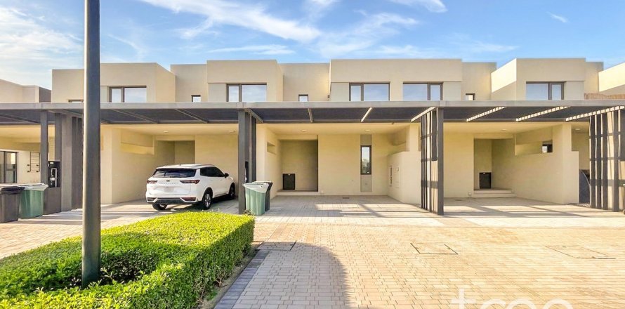 Townhouse de 3 dormitorios en Dubai South (Dubai World Central), UAE No. 173736