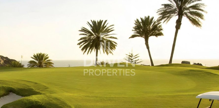 Вилла с 4 спальнями в EMAAR South, ОАЭ №209463