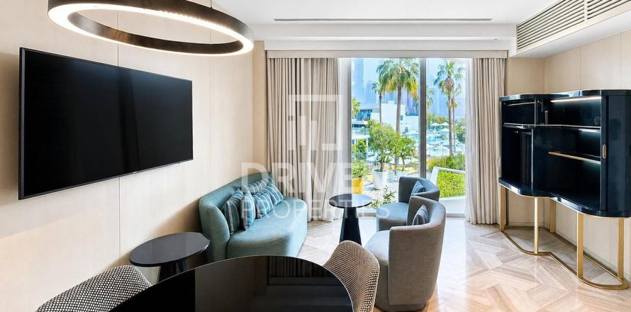 Квартира с 1 спальней в FIVE Palm Jumeirah, ОАЭ №209459