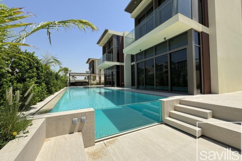 Villa de 5 dormitorios  No. 112555 2