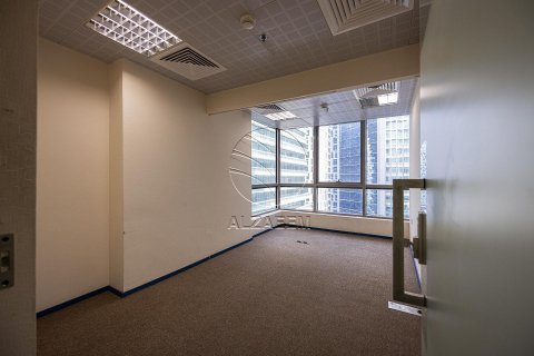 Office de 622m² en Al Khalidiya, UAE No. 27197 7