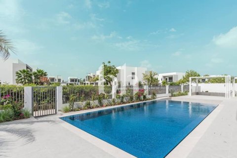 Villa de 5 dormitorios No. 114169 3