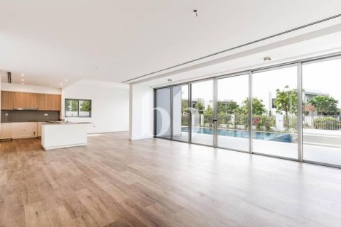 Villa de 5 dormitorios No. 114169 4