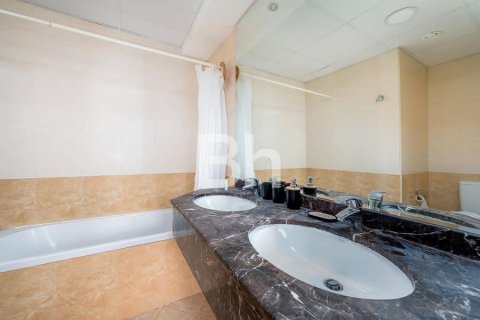 Квартира с 3 спальнями  №113580 4