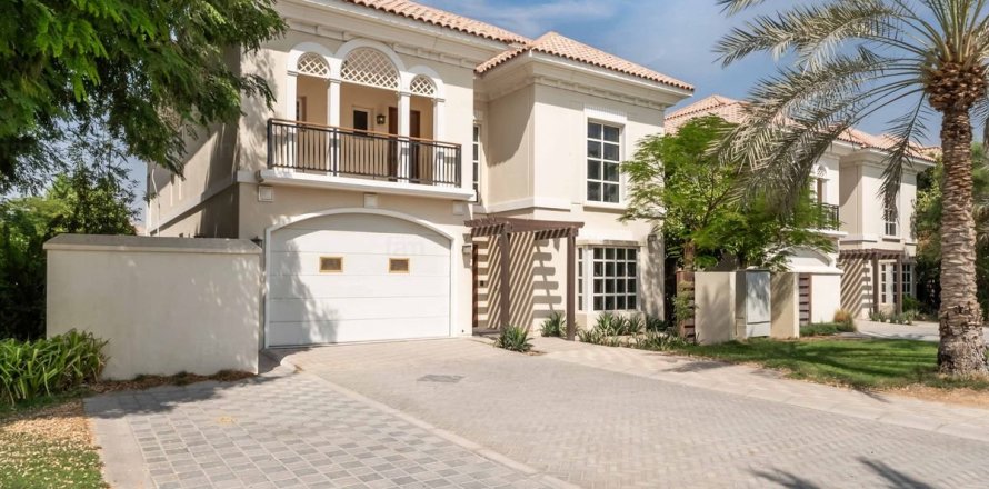 4 bedrooms Villa  No. 117878