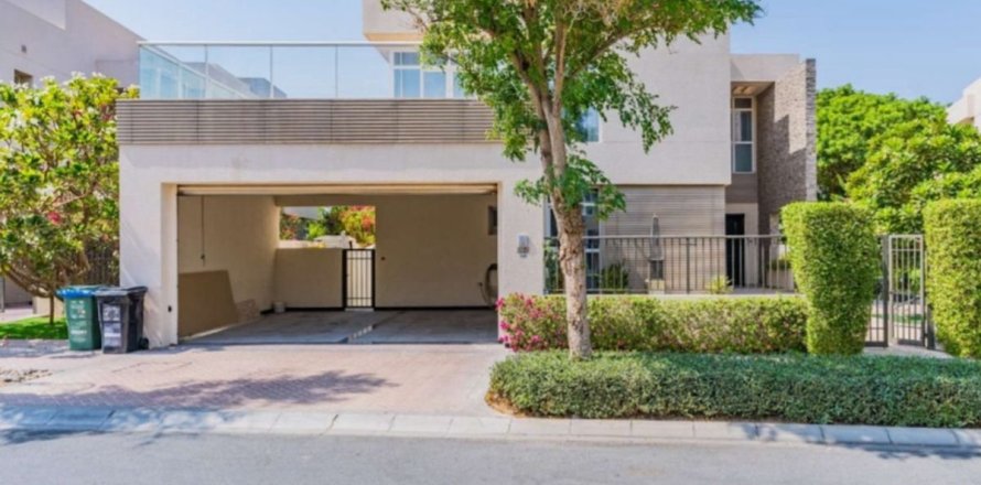 Villa de 5 chambres à Dubai, UAE No. 144436