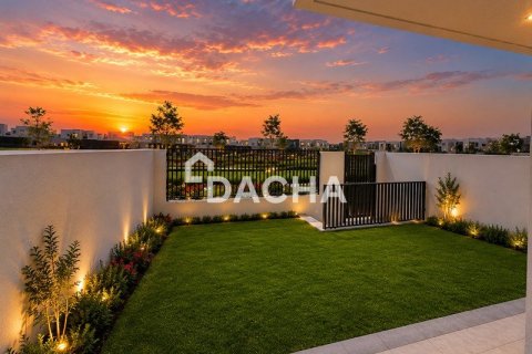 Townhouse de 3 chambres à EMAAR South, UAE No. 200296 19