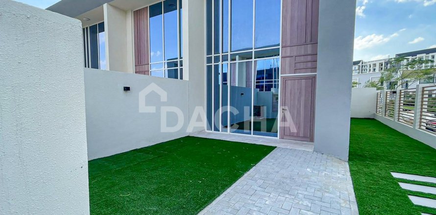 1 bedroom Townhouse in Dubai Land, UAE No. 200301