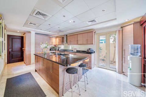 5 غرفة نوم  فيلا في Meadows, الإمارات العربية المتحدة رقم 136410 6