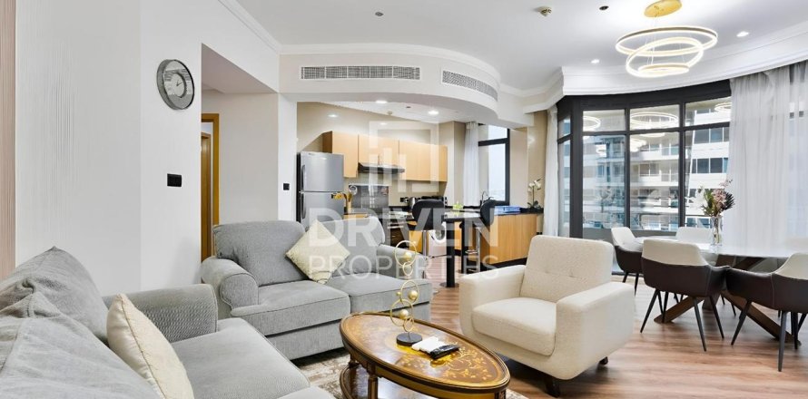 Квартира с 2 спальнями в Marina Crown, ОАЭ №209541
