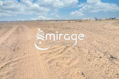 Land de 2570m² à Al Shamkha, UAE No. 81500 2