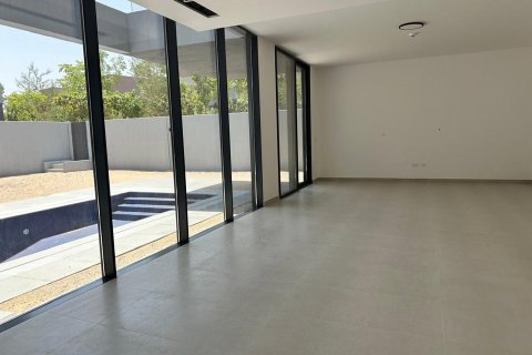 5 bedrooms Villa in Tilal City, UAE No. 195098 3
