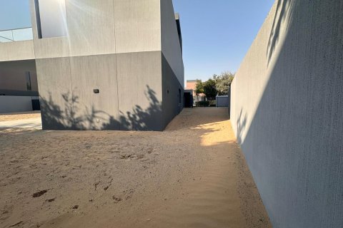 5 bedrooms Villa in Tilal City, UAE No. 195098 5