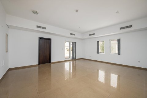 5 bedrooms Villa in The Villa, UAE No. 195095 6