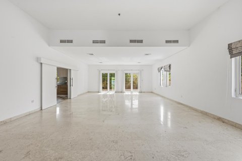 5 bedrooms Villa in The Villa, UAE No. 195095 11