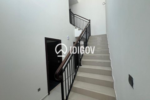 3 bedrooms Townhouse in Dubai, UAE No. 184939 6