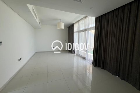 3 bedrooms Townhouse in Dubai, UAE No. 184939 9