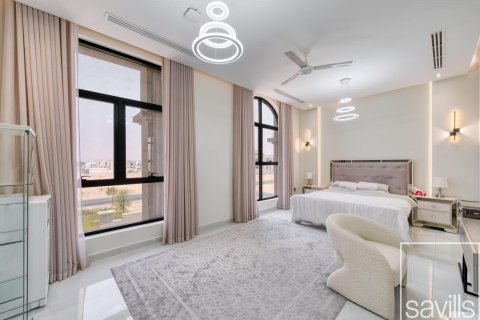4 bedrooms Villa in Al Aweer, UAE No. 194554 8