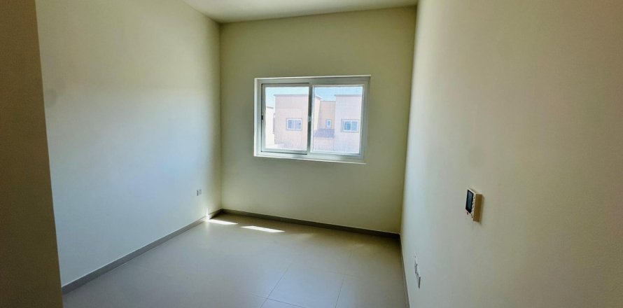 2 bedrooms Townhouse in Dubai Land, UAE No. 142963