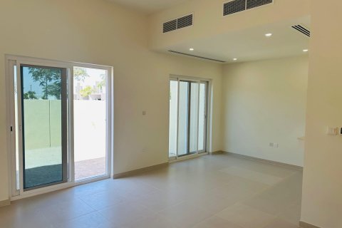 2 bedrooms Townhouse in Dubai Land, UAE No. 142963 10
