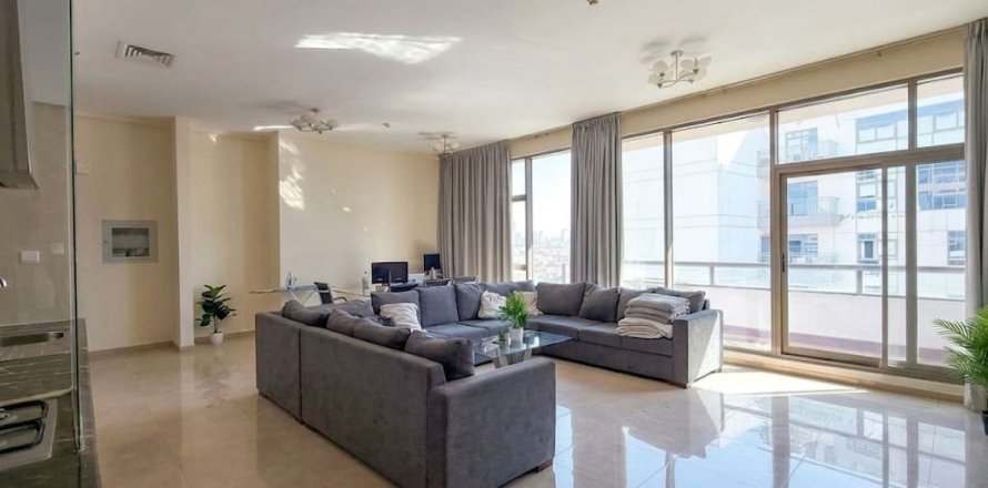 Apartment de 3 dormitorios en Al Furjan, UAE No. 166048
