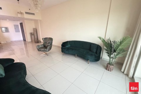 Apartment de 2 dormitorios en Dubai Sports City, UAE No. 166049 4